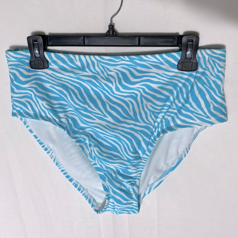 5/$25 Women’s Blue White Animal Print Bikini Bottoms M